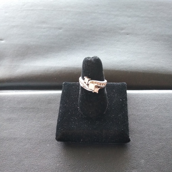 Engagement/wedding set - Picture 2 of 3